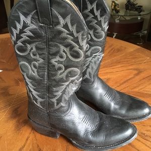 Black ariat boots